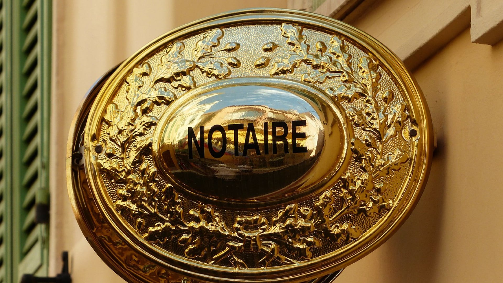 Pourquoi vendre sa maison avec un notaire ?